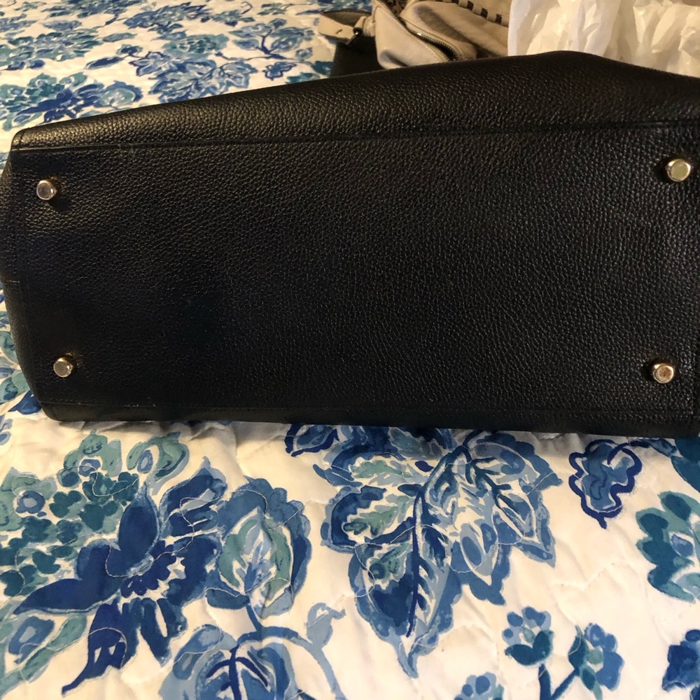 Women's Coach Leather Tote Handbag Purse Color Black! Like New H- 9” W- 13” D-5” - Picture 8 of 13